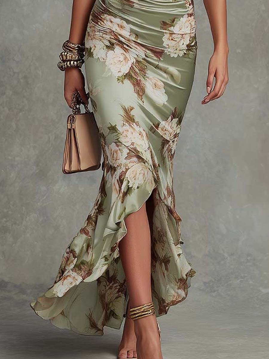 Robe maxi asymétrique en satin vert à motifs floraux, manches cloche à volants, décolleté en V