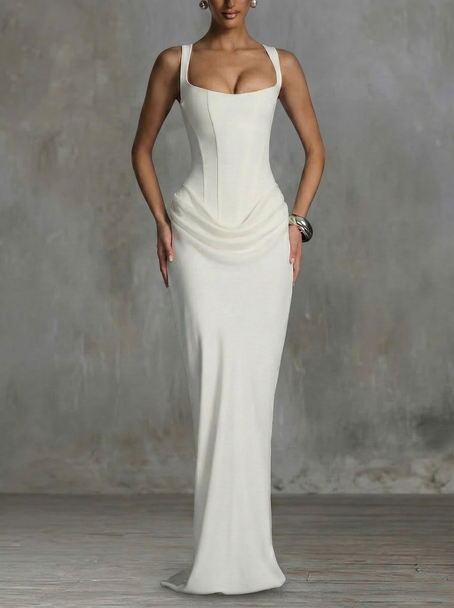 Élodie - Robe maxi à encolure carrée