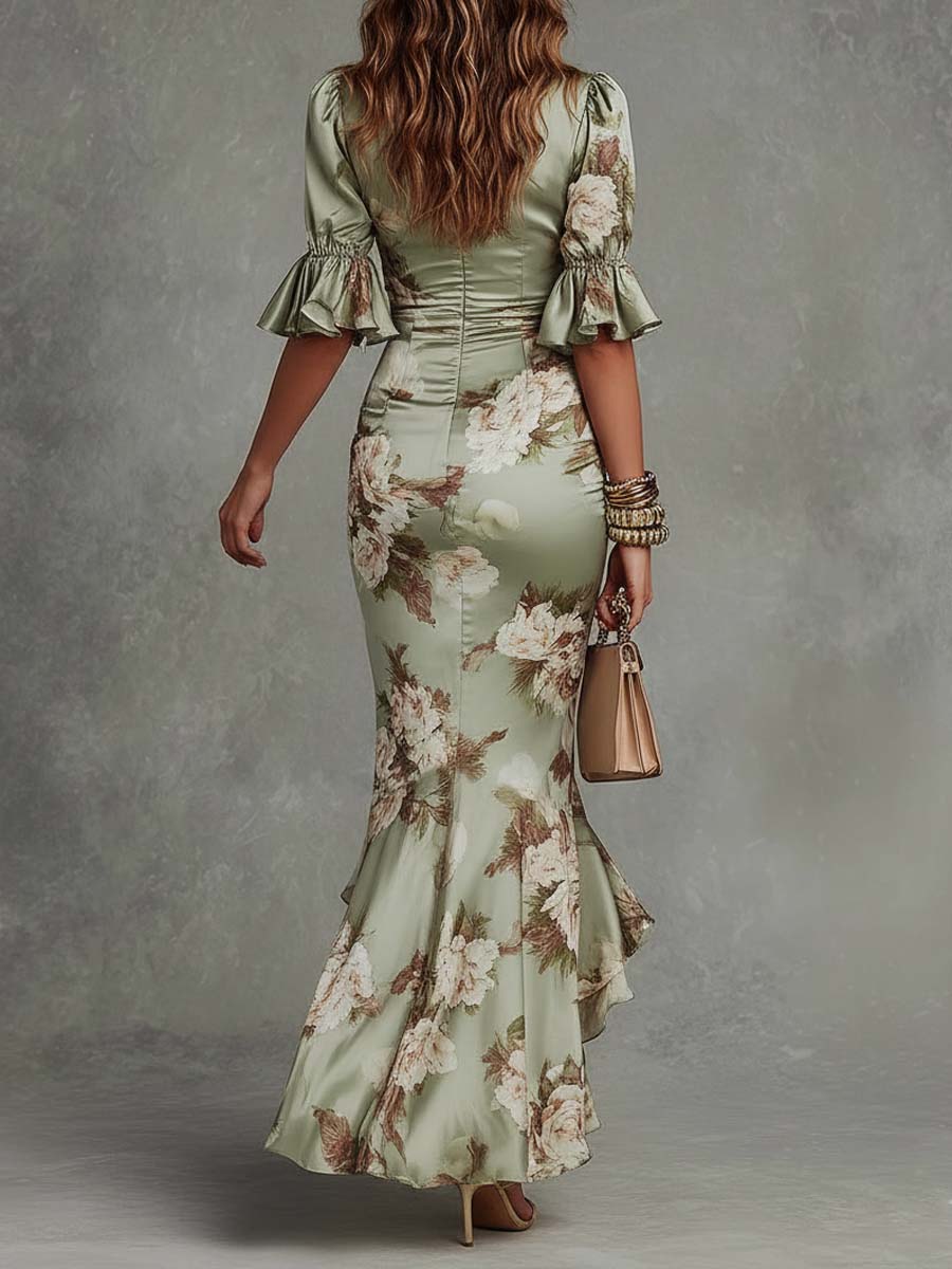 Robe maxi asymétrique en satin vert à motifs floraux, manches cloche à volants, décolleté en V