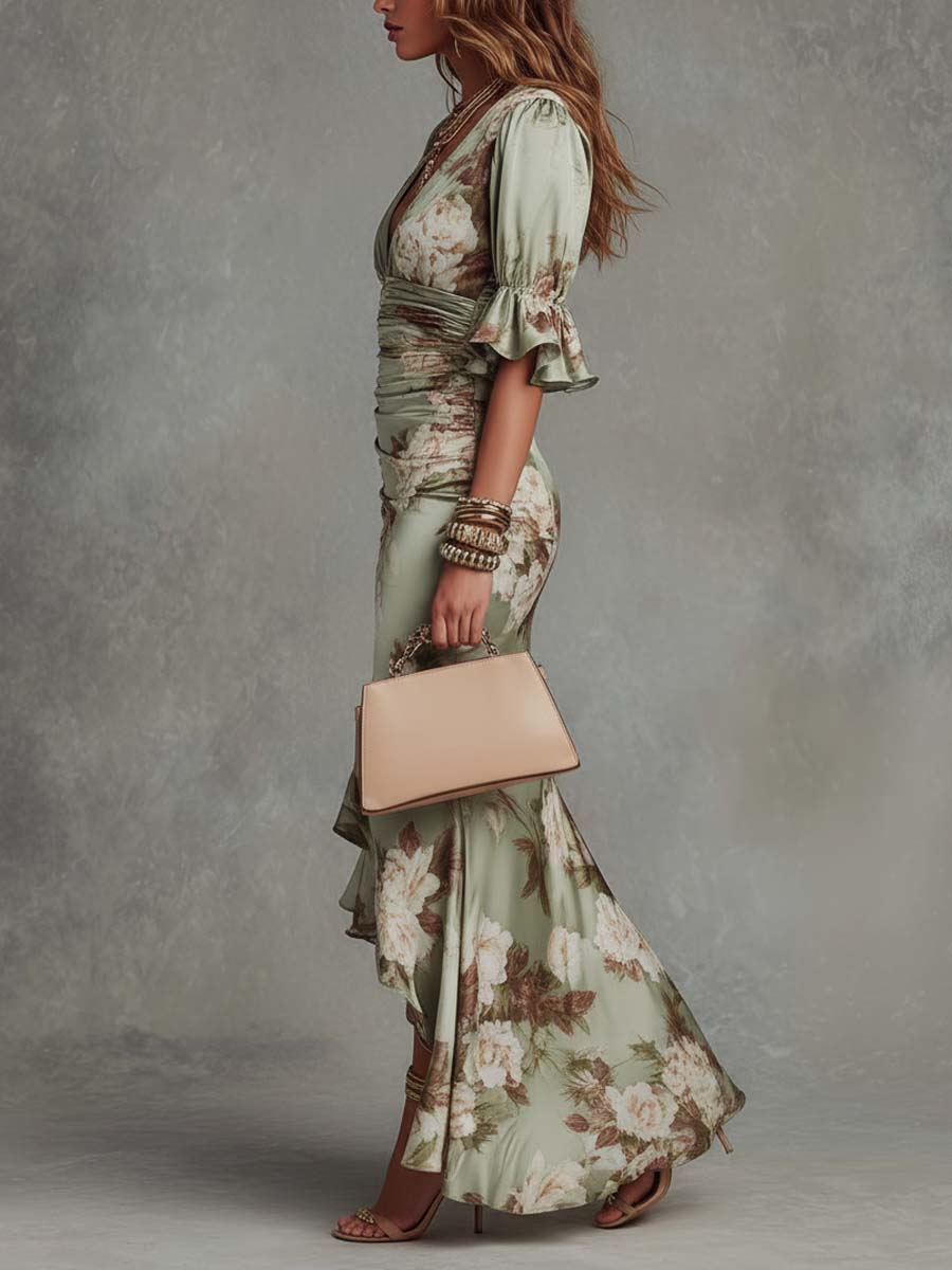 Robe maxi asymétrique en satin vert à motifs floraux, manches cloche à volants, décolleté en V